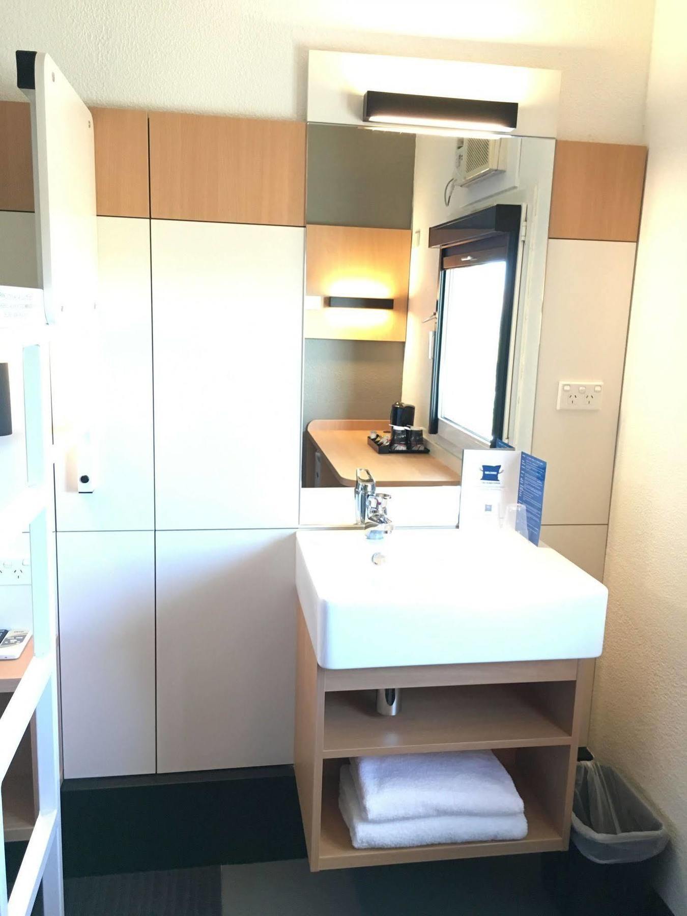 Ibis Budget - Enfield Sydney Bagian luar foto